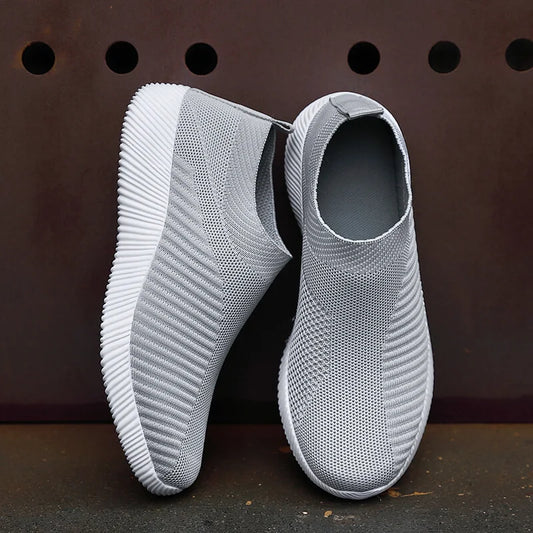 Women's sports shoes without laces