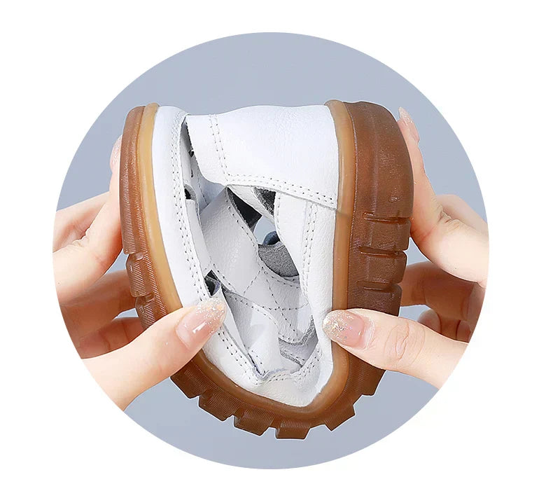Leather sandals back heel perspective